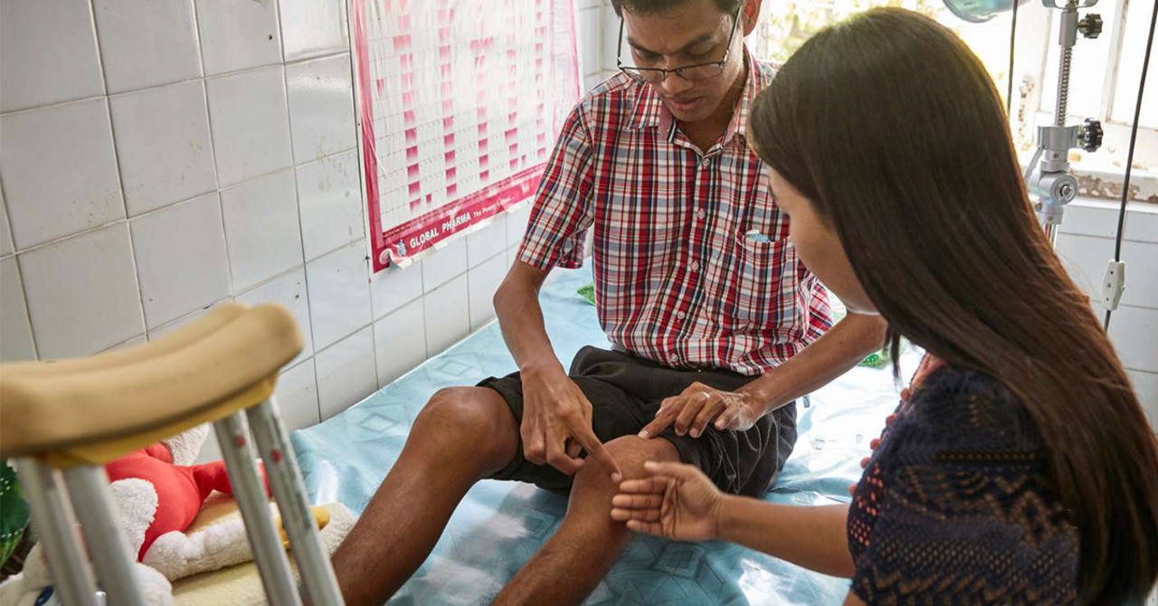 Myo Aung อาศัยอยู่ในประเทศเมนมาร์และเป็นโรคฮีโมฟิเลีย A ที่มีตัวยับยั้ง
